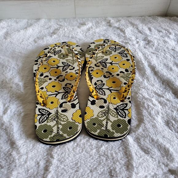 Vera Bradley Flip Flops in Go Wild - Picture 3 of 5